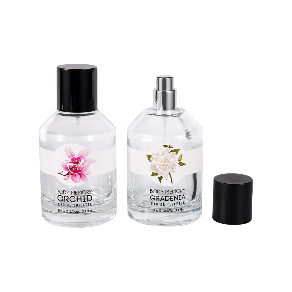 KY1603-WJ2388 ขวดน้ำหอมแก้วพิมพ์ลายสติ๊กเกอร์ขนาด 100 มล. พร้อมฝา PP สีดำเคลือบมันทรงกระบอก